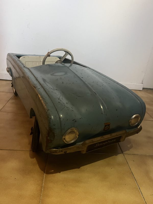 Voiture à pédales Renault Dauphine