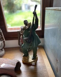 Statuette en bronze, Pierrot à la mandoline